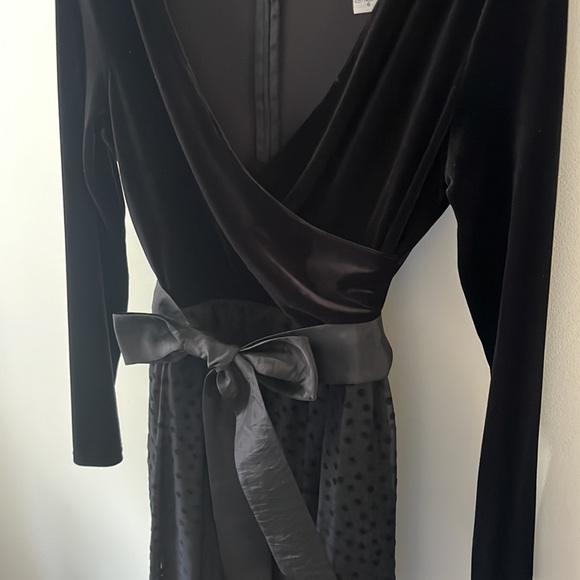 Black Jessica Howard velvet dress - Picture 4 of 4